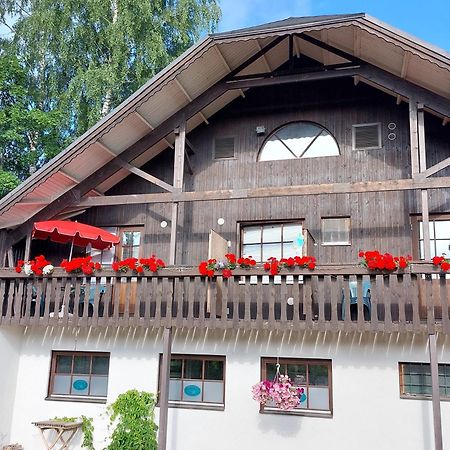 Cronin'S Guesthouse Bed & Breakfast Хейнола Экстерьер фото