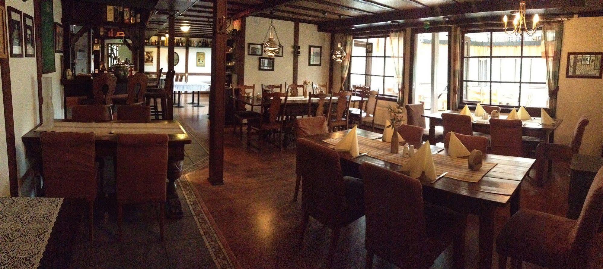 Cronin'S Guesthouse Bed & Breakfast Хейнола Экстерьер фото